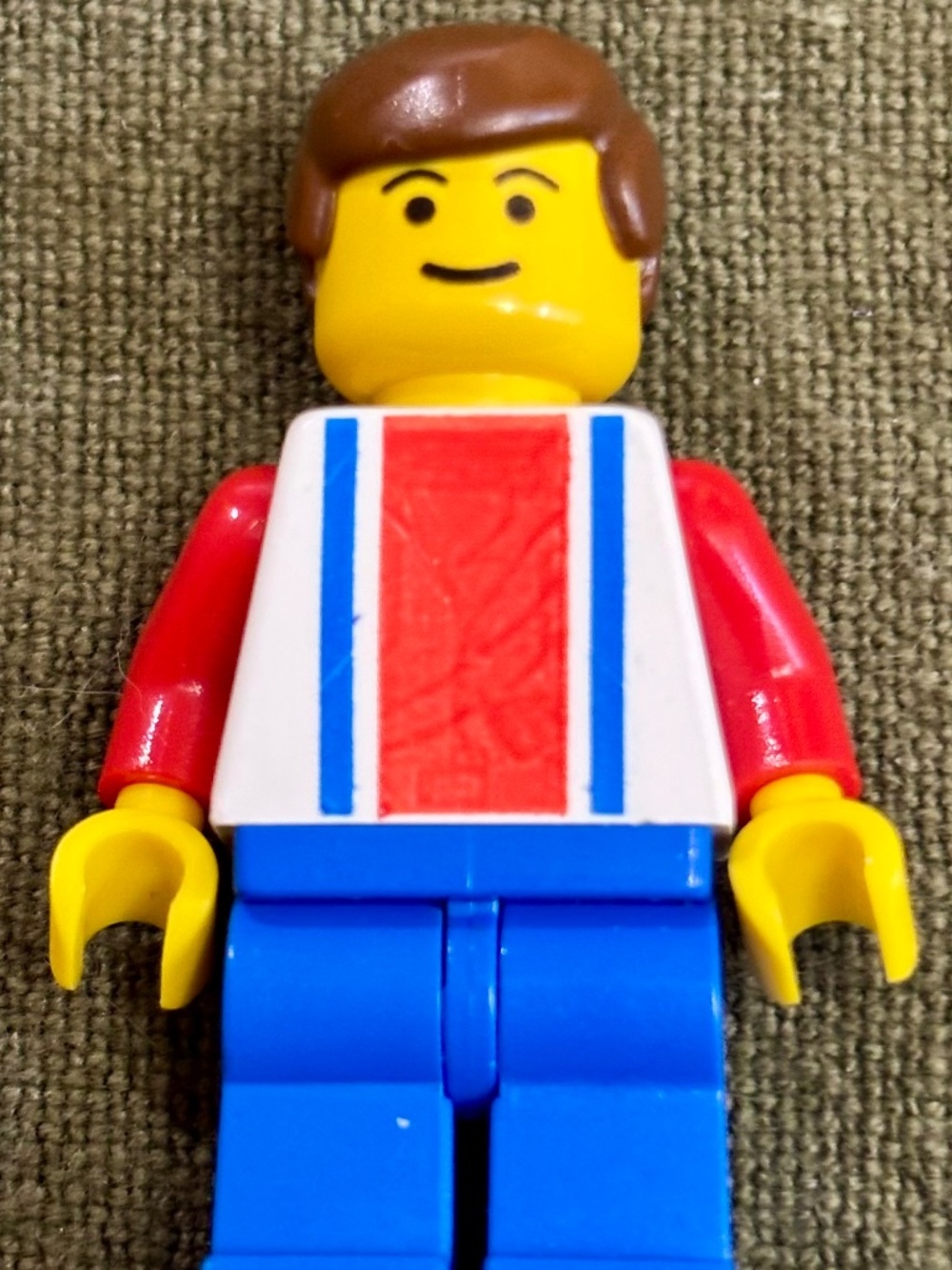 LEGO SOCCER PLAYER Jersey 11 Red & White Stripe